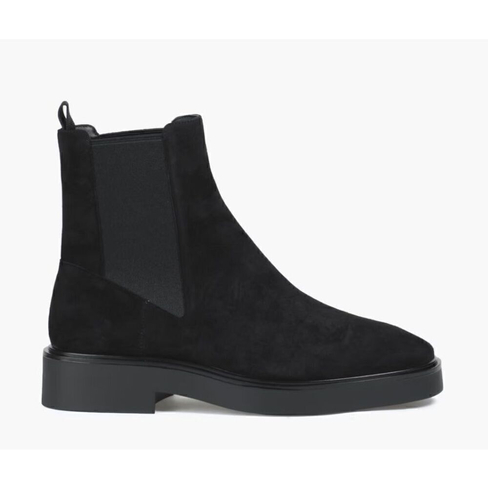 STUART WEITZMAN Henley suede Chelsea boots in Black NWOB Size 9